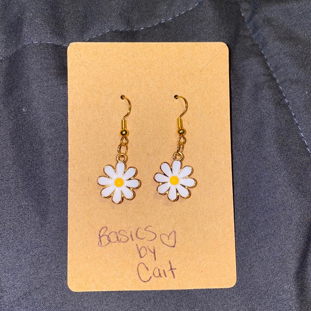 Daisy Dangle Earrings